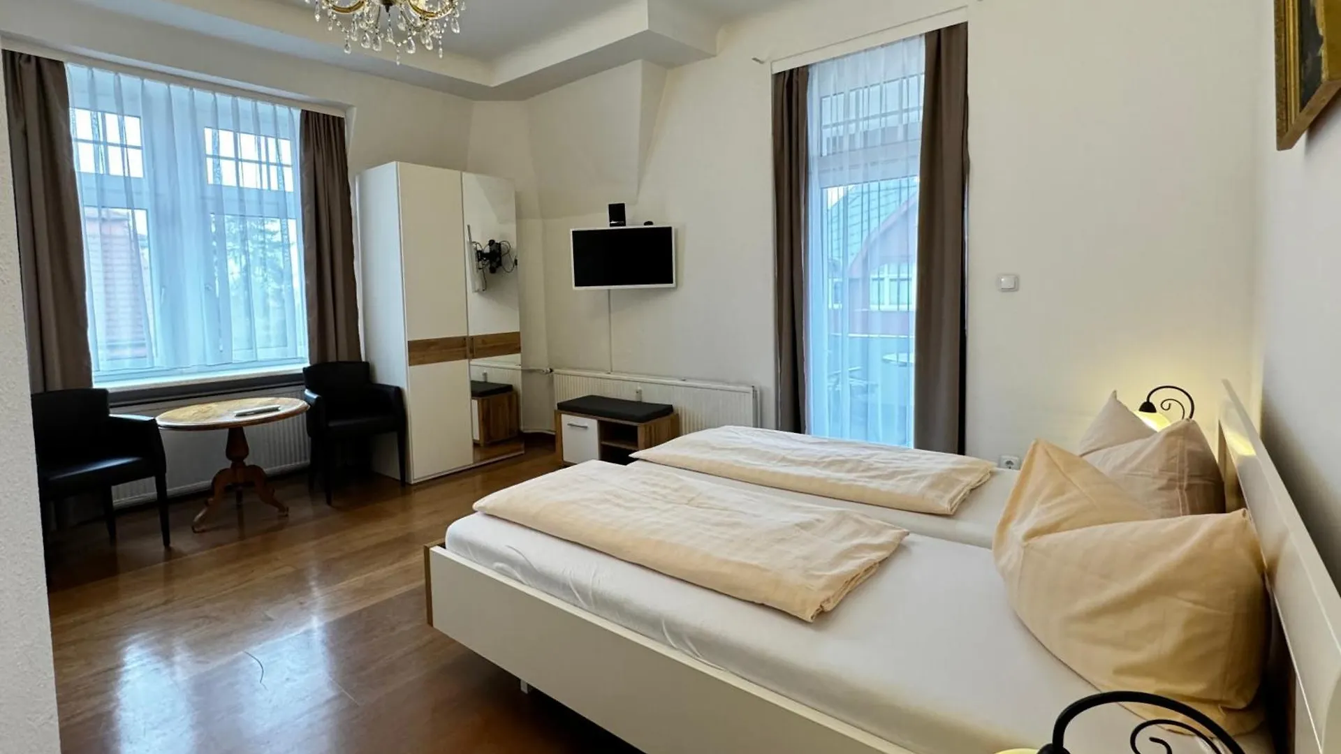 Hotel Zu Den Linden Δρέσδη