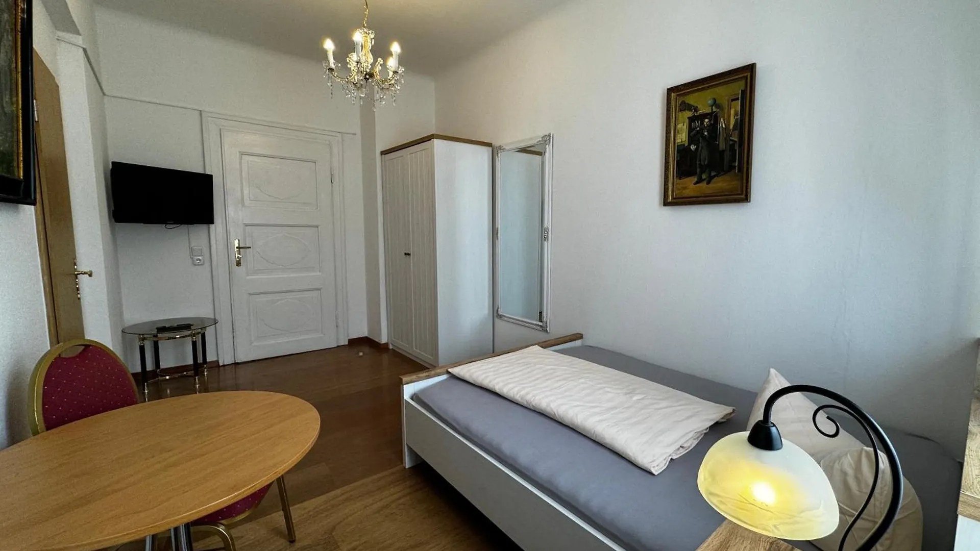 Hotel Zu Den Linden Δρέσδη
