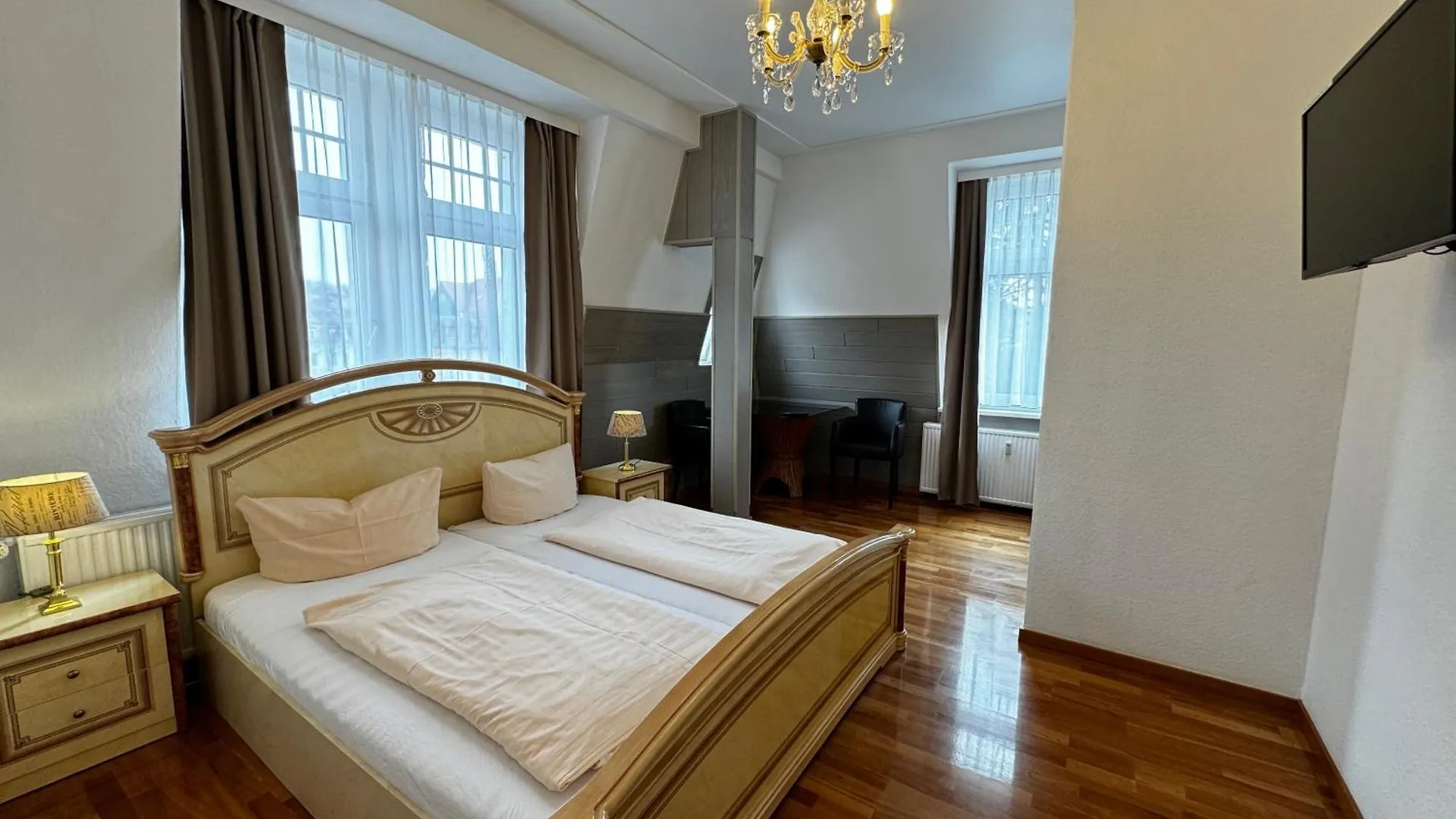 Hotel Zu Den Linden Δρέσδη