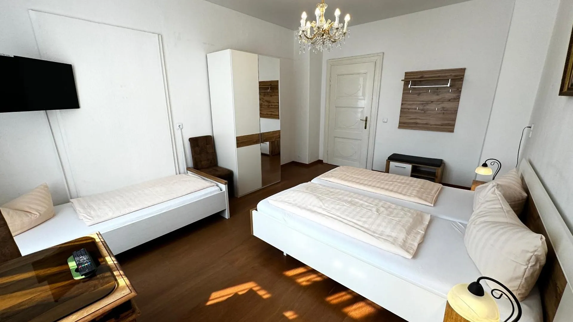 Hotel Zu Den Linden Дрезден