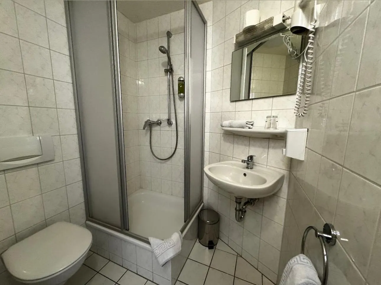 Hotel Zu Den Linden Δρέσδη